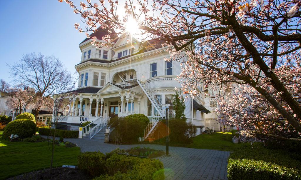 Pendray Inn And Tea House Виктория Экстерьер фото