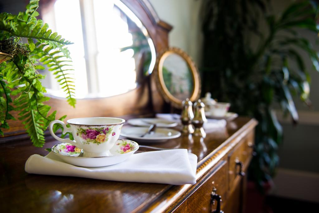 Pendray Inn And Tea House Виктория Экстерьер фото
