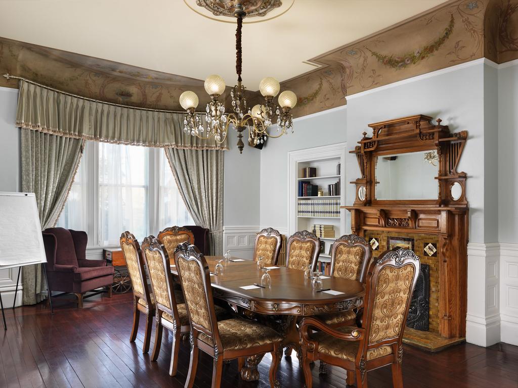 Pendray Inn And Tea House Виктория Экстерьер фото