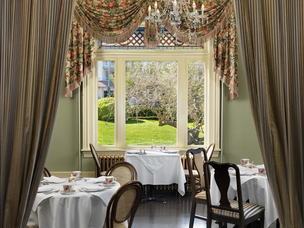 Pendray Inn And Tea House Виктория Экстерьер фото